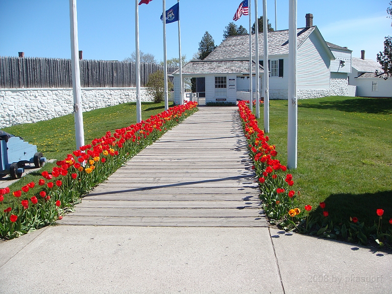 202 Memorial Day [2008 May 23].JPG - Scenes from Mackinac Island.